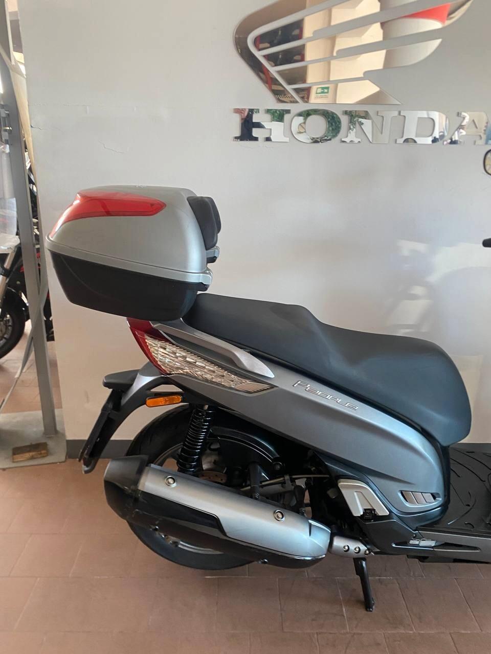 Kymco People GT300i gt