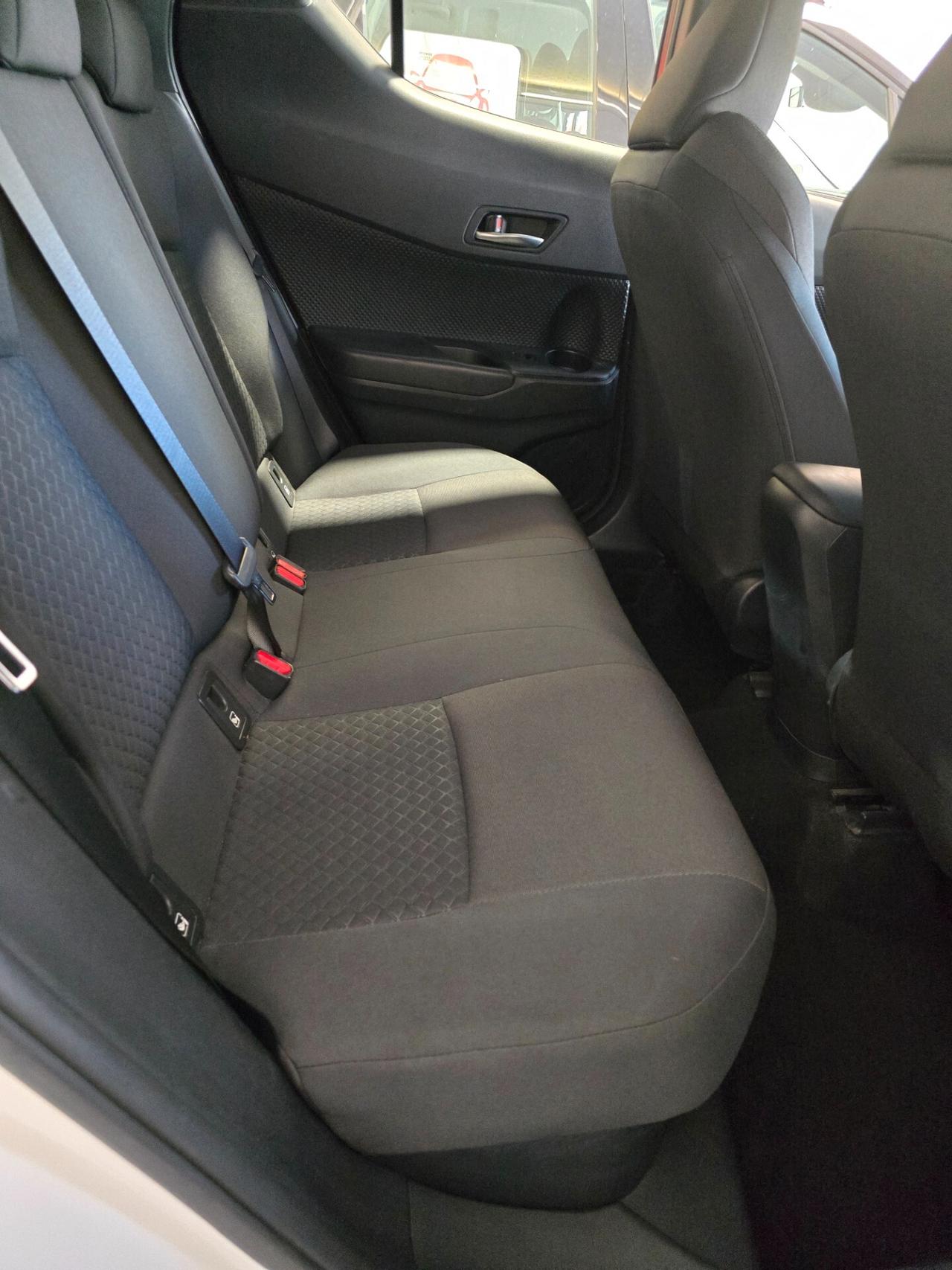 Toyota C-HR 1.8 Hybrid E-CVT Active