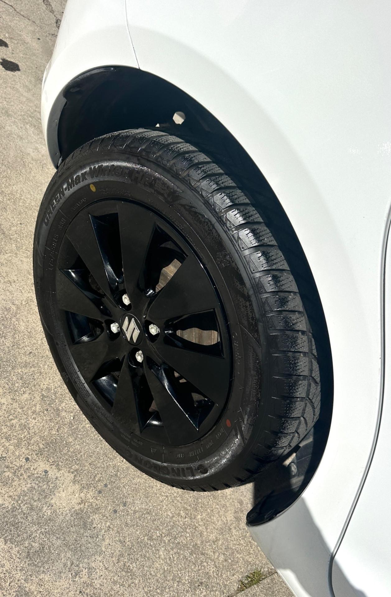 Suzuki Swift 1.3 DDiS 5 porte B-Cool Bi-Color