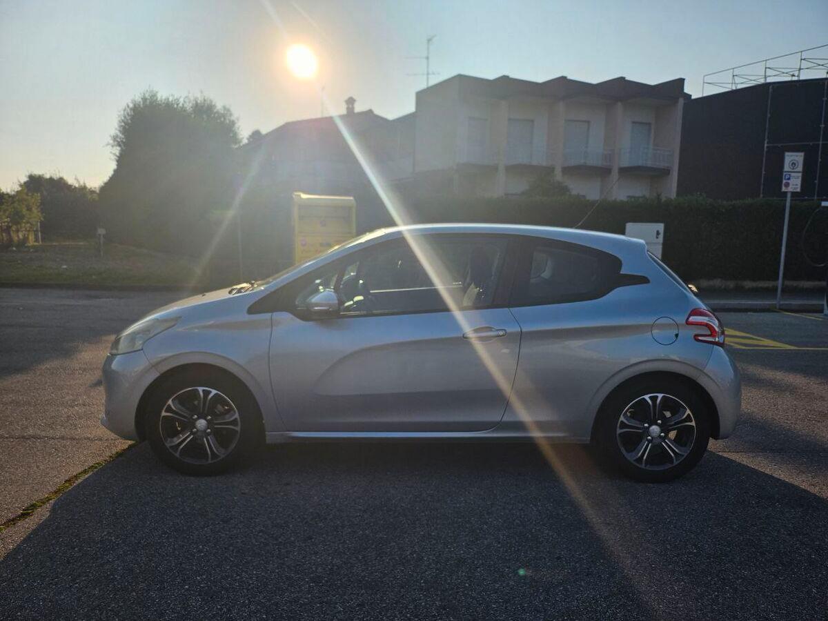 Peugeot 208 1.2 PT (vti) 12v Active 3p