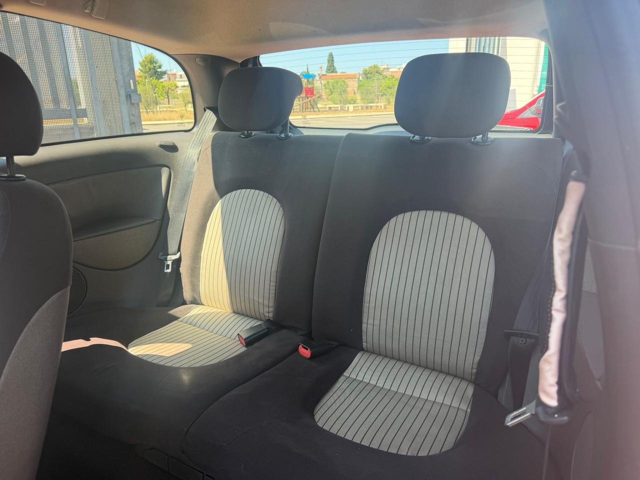 Lancia Ypsilon 1.3 MJT 75 CV Oro Bianco