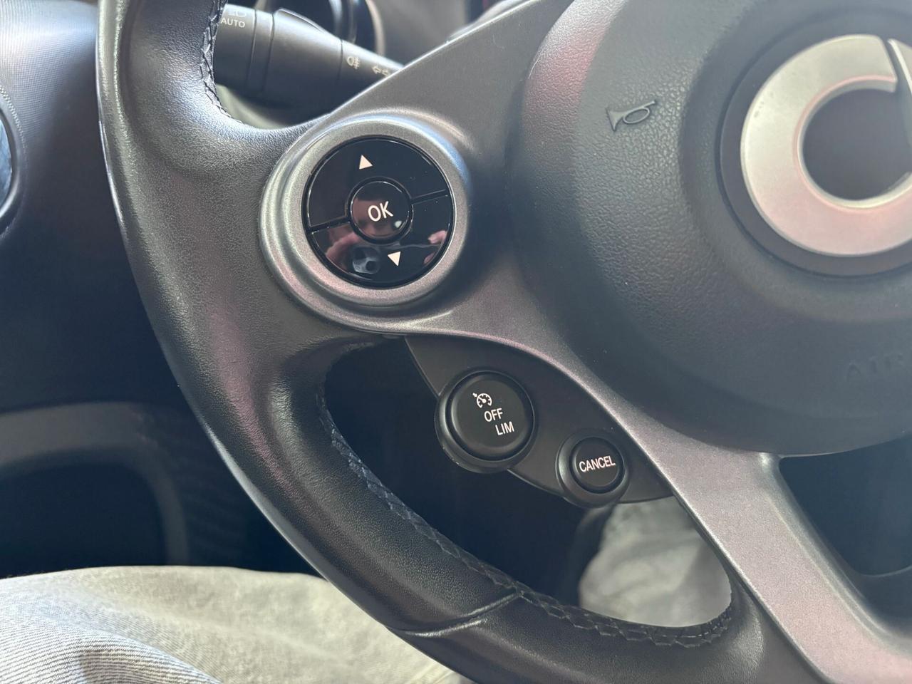 SMART FORTWO 0.9 T TWINAMIC PASSION TETTO-NAVI-LED-RETRO