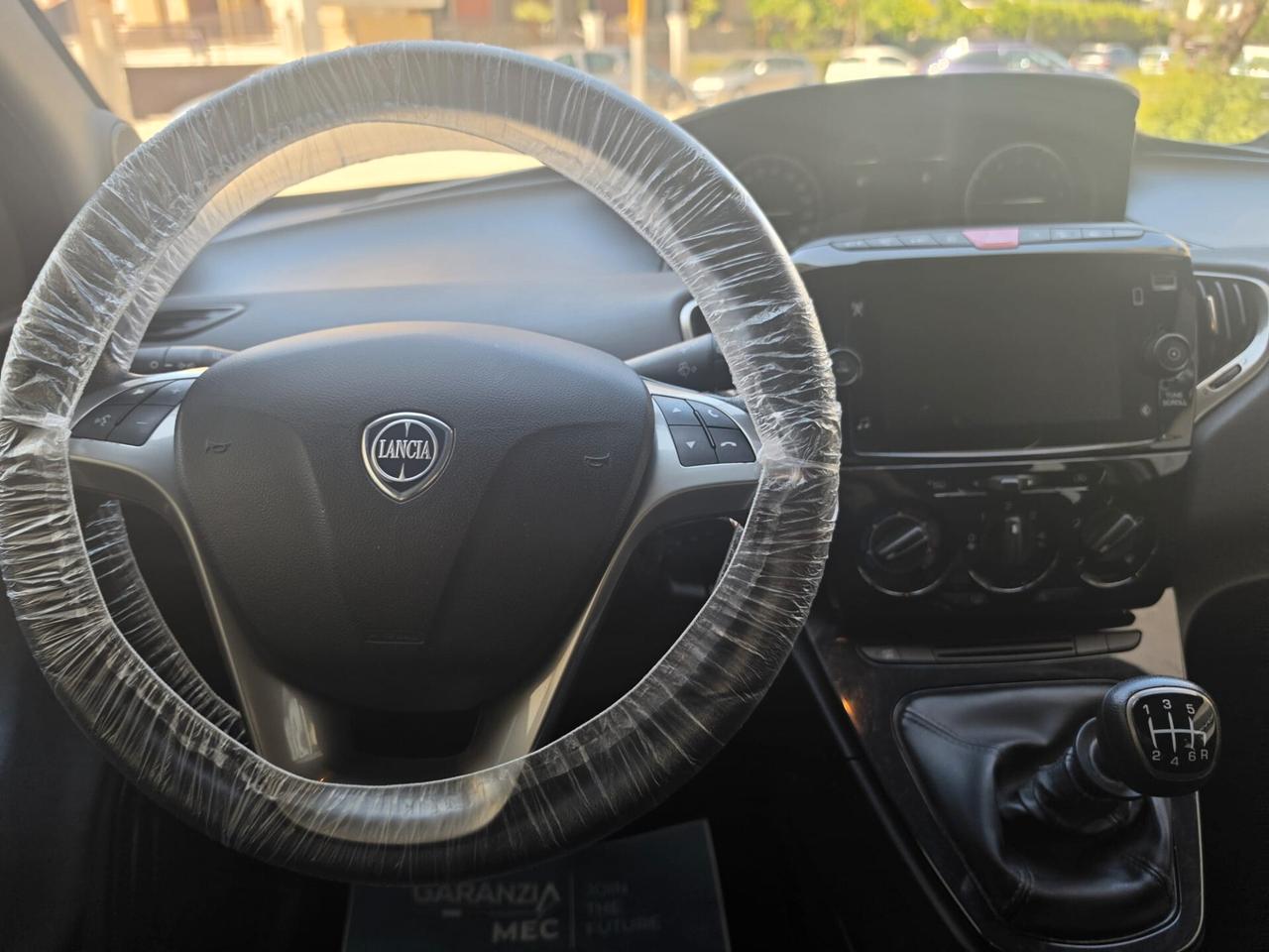 Lancia Ypsilon 1.0 FireFly 5 porte S&S Hybrid Gold