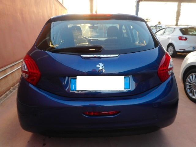 Peugeot 208 1.4 HDi 68 CV 5 porte Allure