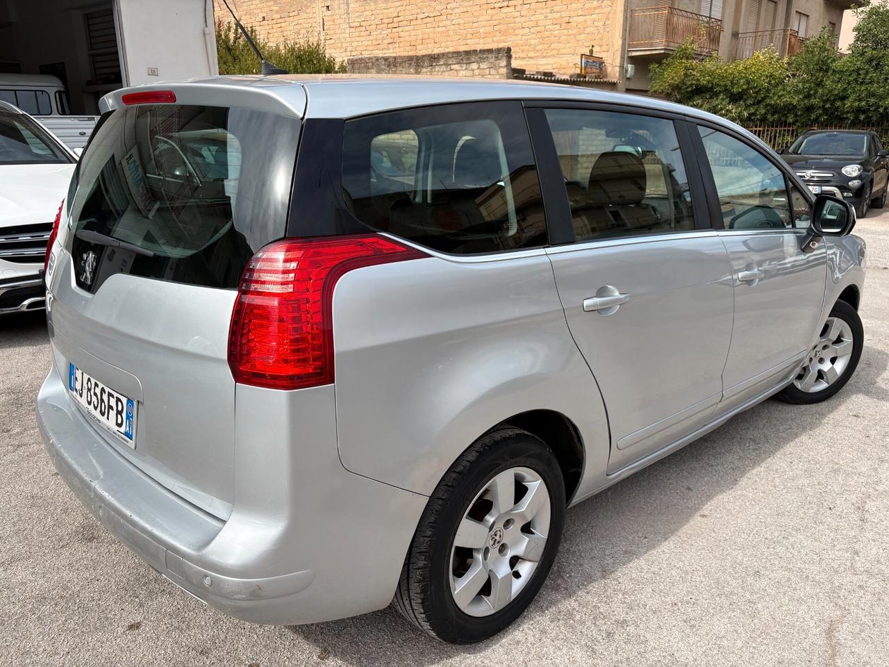 Peugeot 5008 1.6 HDi 112CV Premium