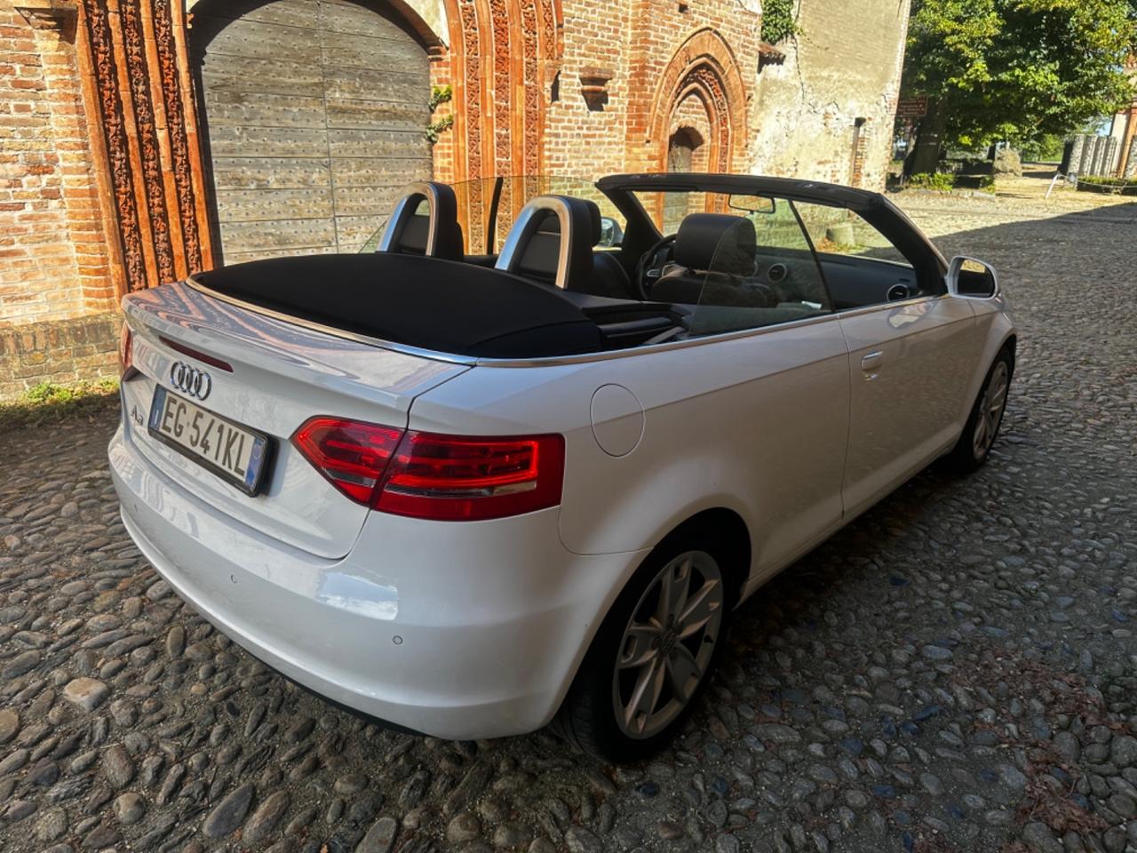 Audi A3 Cabrio 1.6 TDI 105 CV CR Ambition