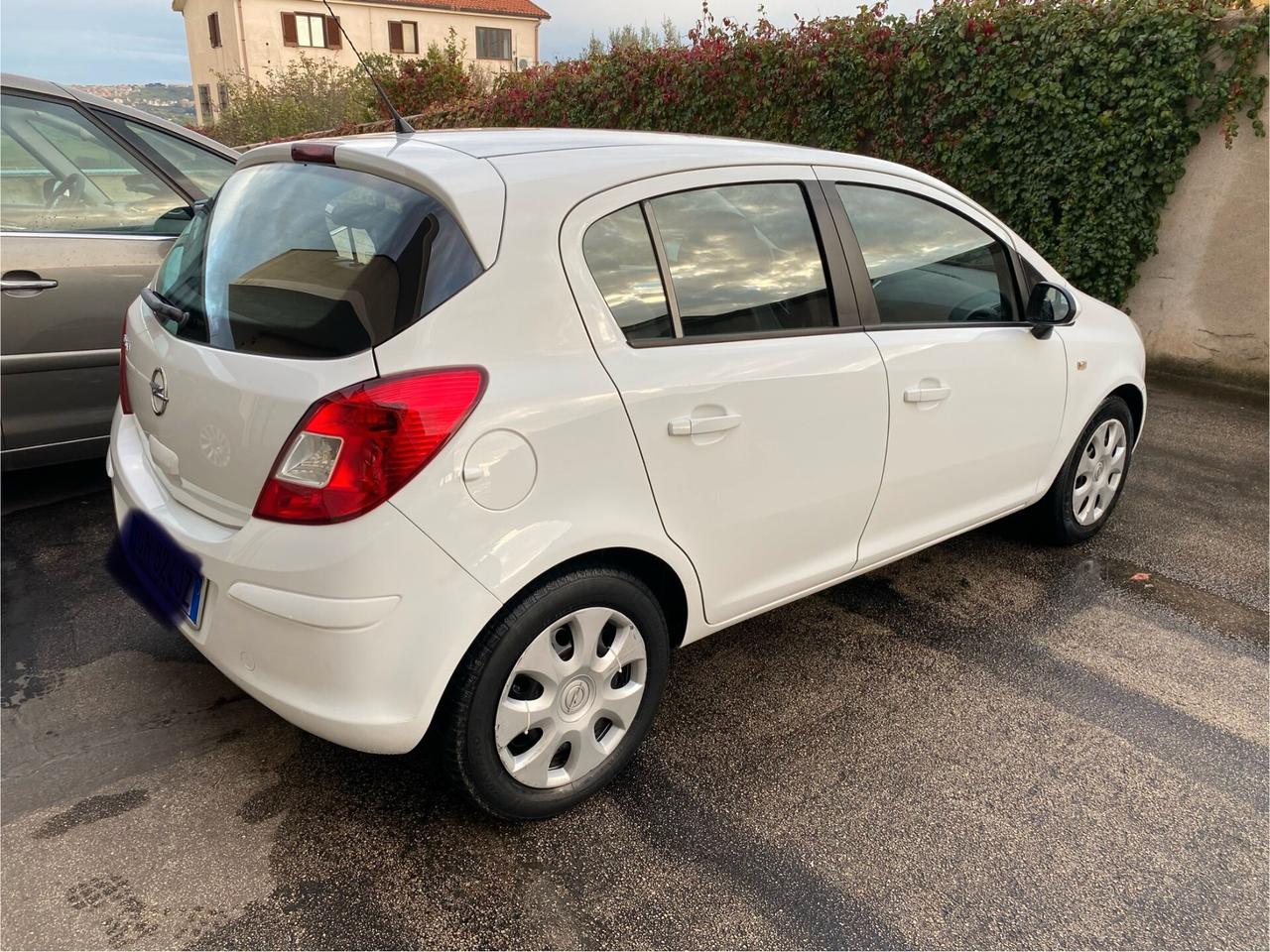 Opel Corsa 1.2 85CV 5 porte Benzina-GPL