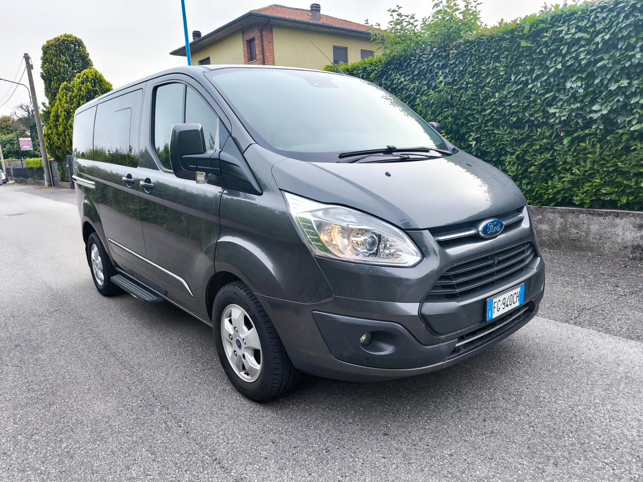 FORD TOURNEO CUSTOM – TITANIUM-2016- EURO 6-GANCIO TRAINO