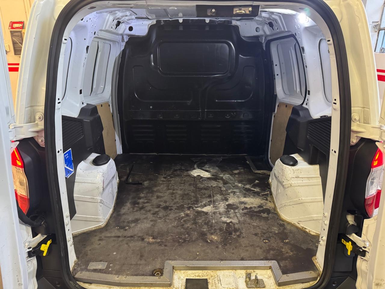 Ford Transit Courier 1.5 TDCi 75CV Van Trend