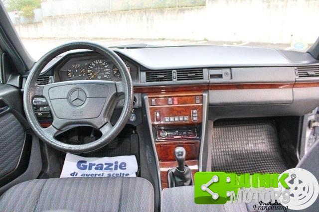 MERCEDES-BENZ E 200 elegance