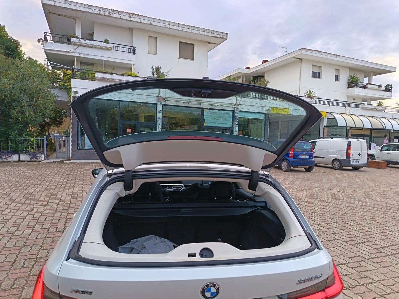 Bmw 320 320d xDrive Touring Luxury