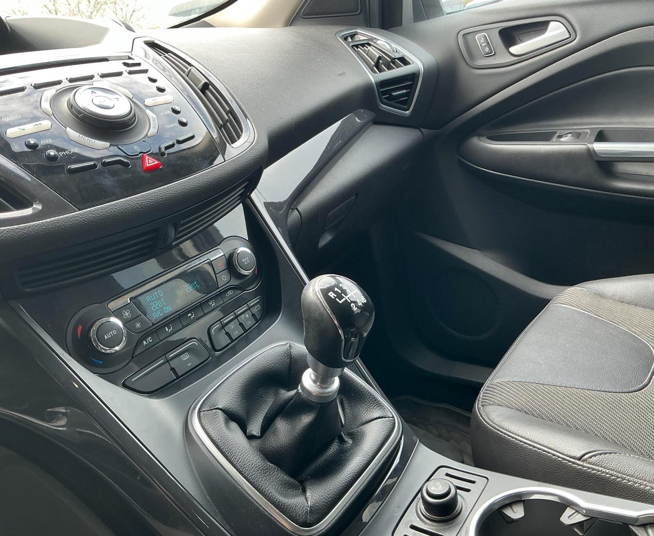 Ford Kuga 2.0 Diesel 4x4 Gancio Traino Neopatentati