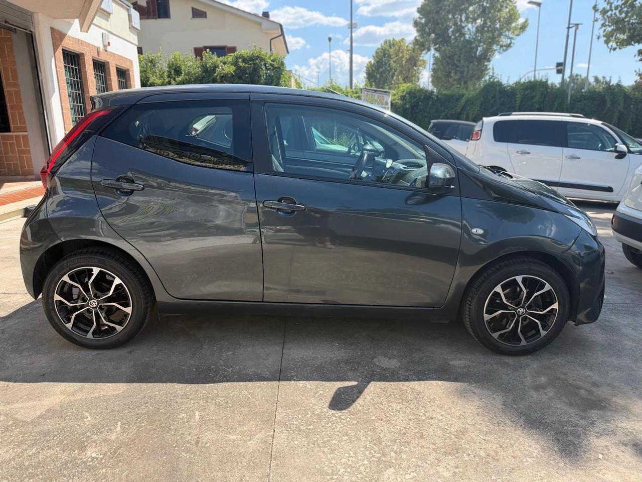 Toyota Aygo 1.0 benzina AUTOMATICA