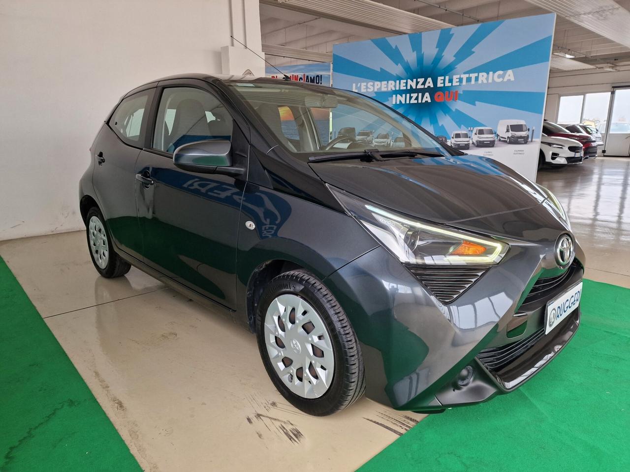 Toyota Aygo 1.0 VVT-i 72 CV 5 porte x-play MMT