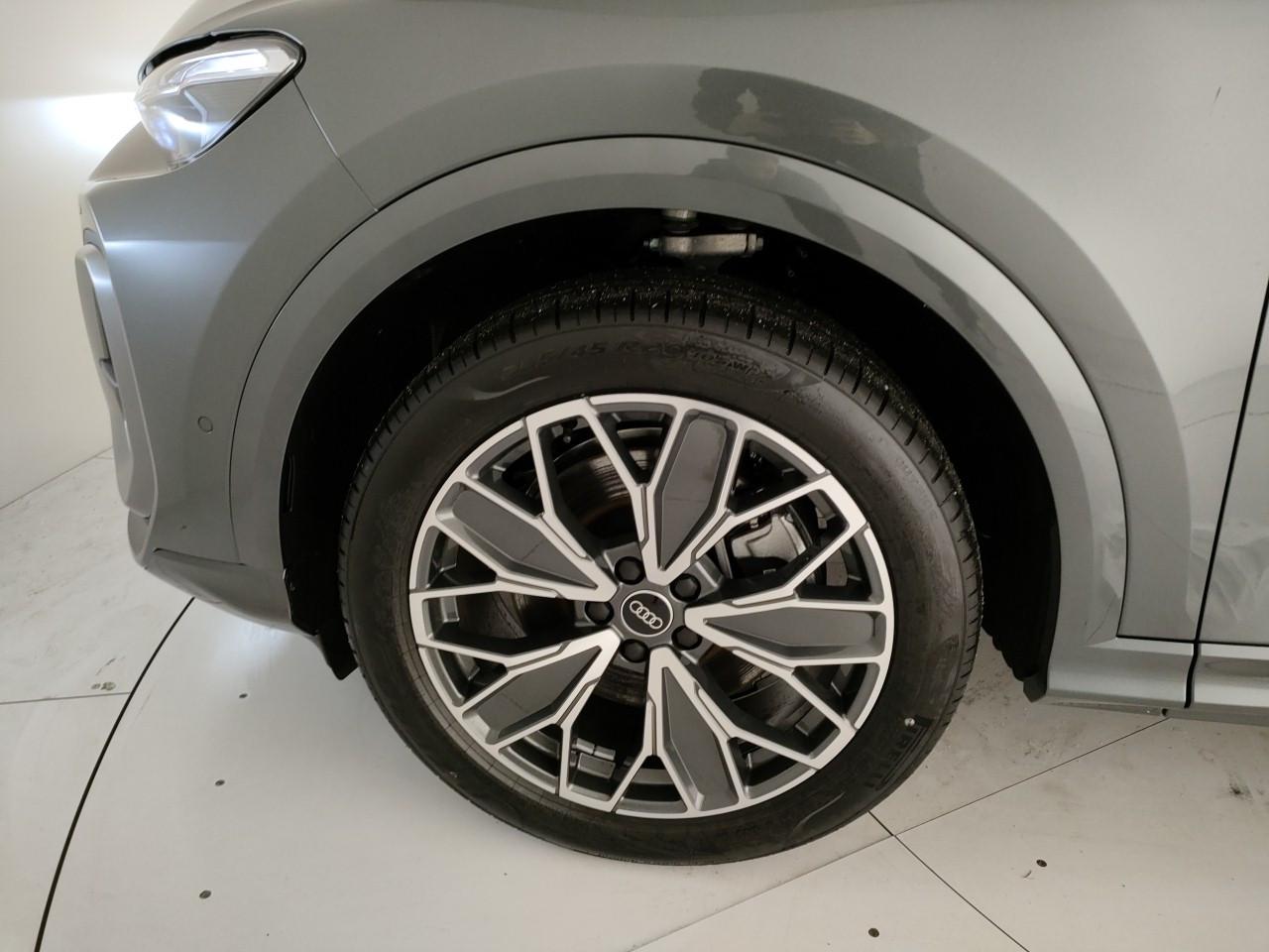 AUDI Q5 40TDI mhev+ S-line edition Quattro 204cv S-tronic