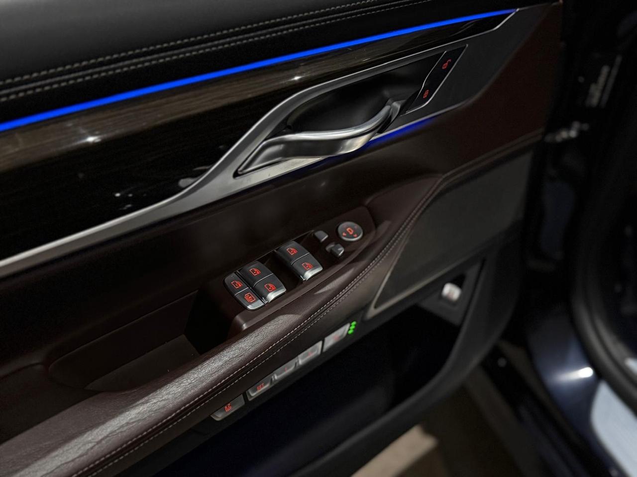 Bmw 740d xDrive M-paket (320cv/235kw)