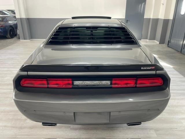 Dodge Challenger 6.4 v8 srt