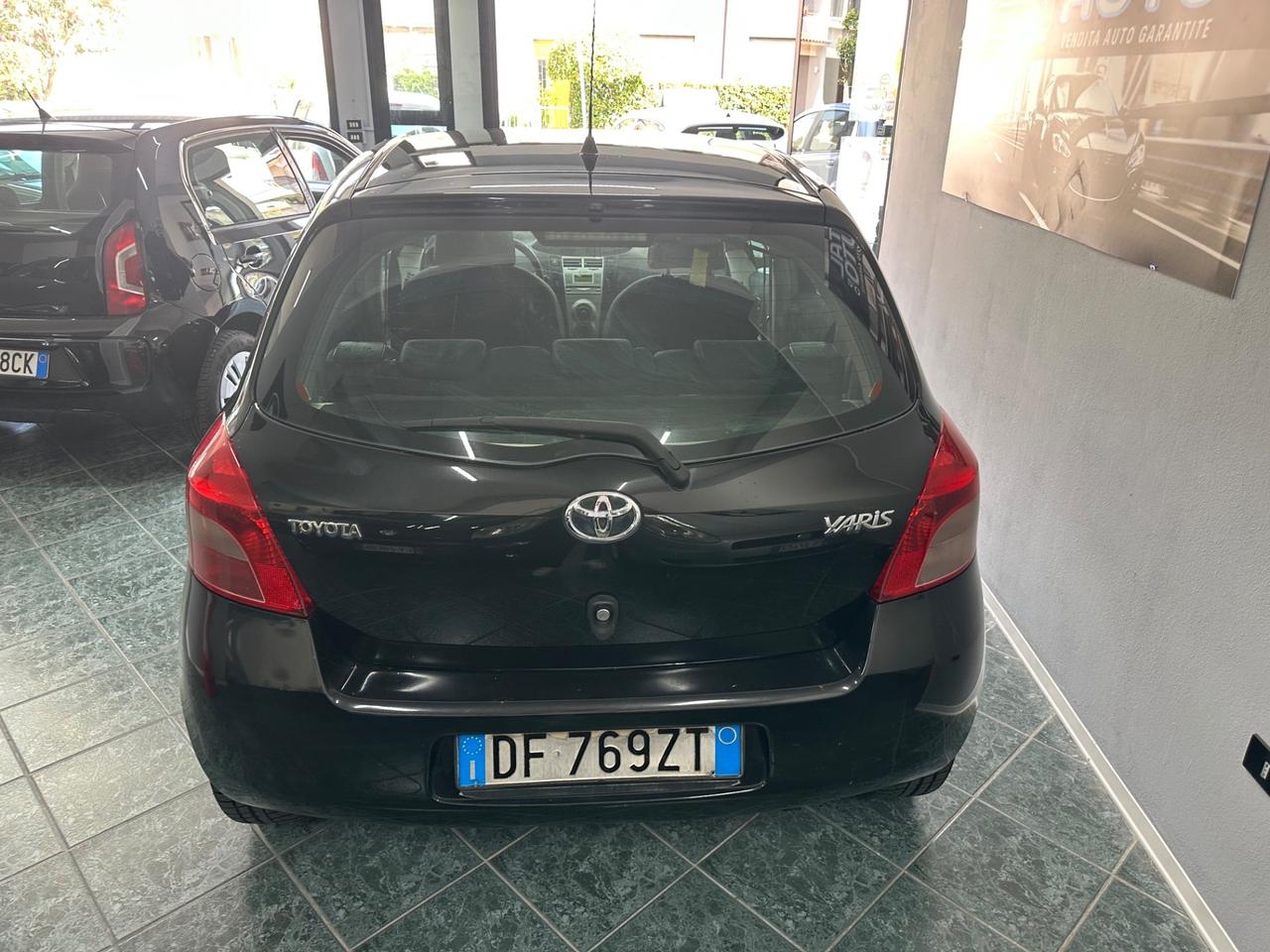 Toyota Yaris 1.0 5 porte Sol
