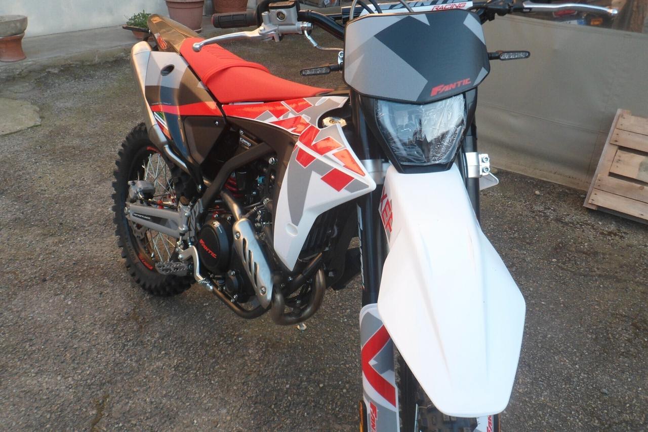 FANTIC XEF 125 ENDURO PERFORMANCE MODELLO 2026 EURO 5 PLUS