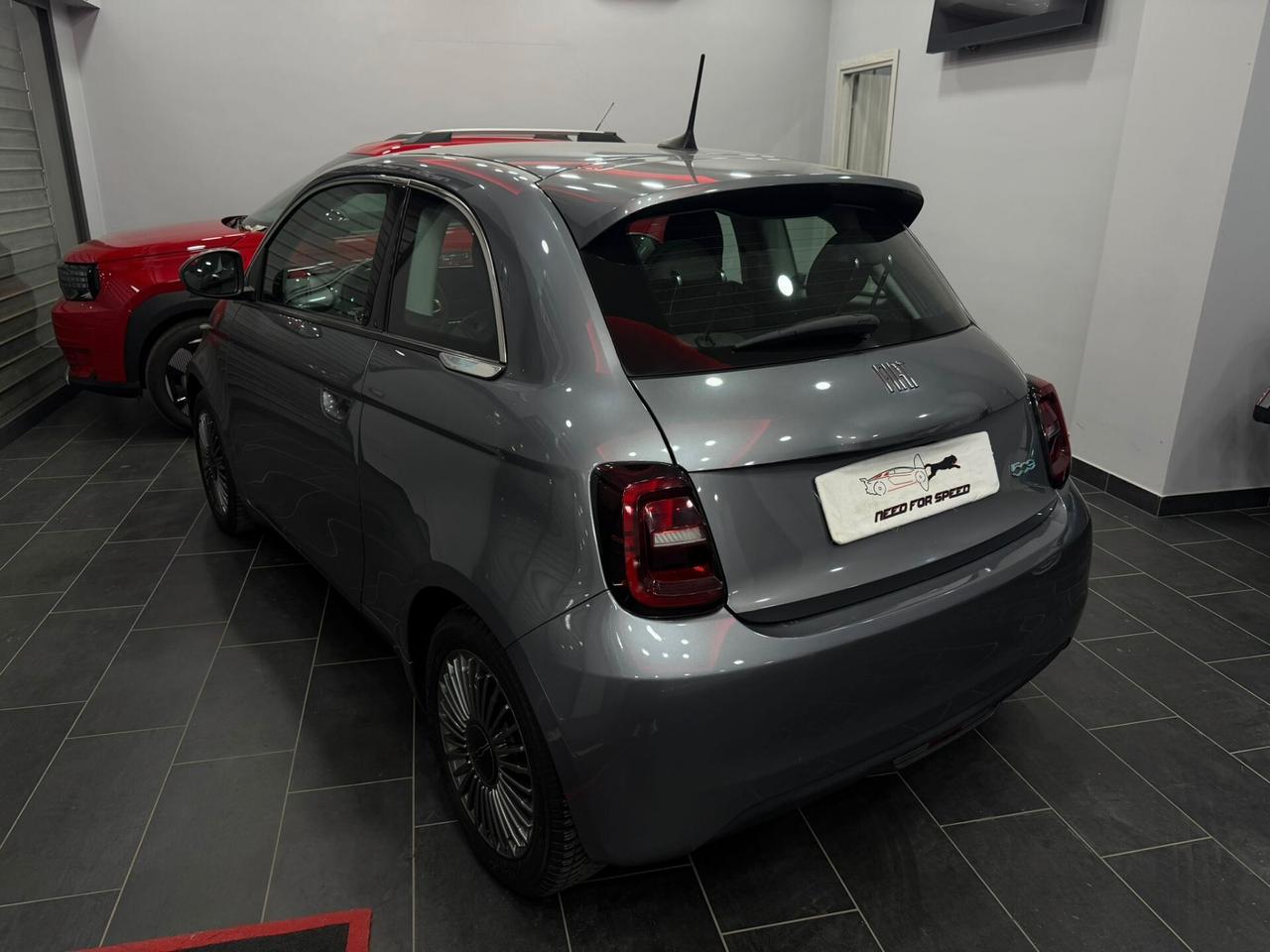 Fiat 500 500e Berlina 42 kWh Passion
