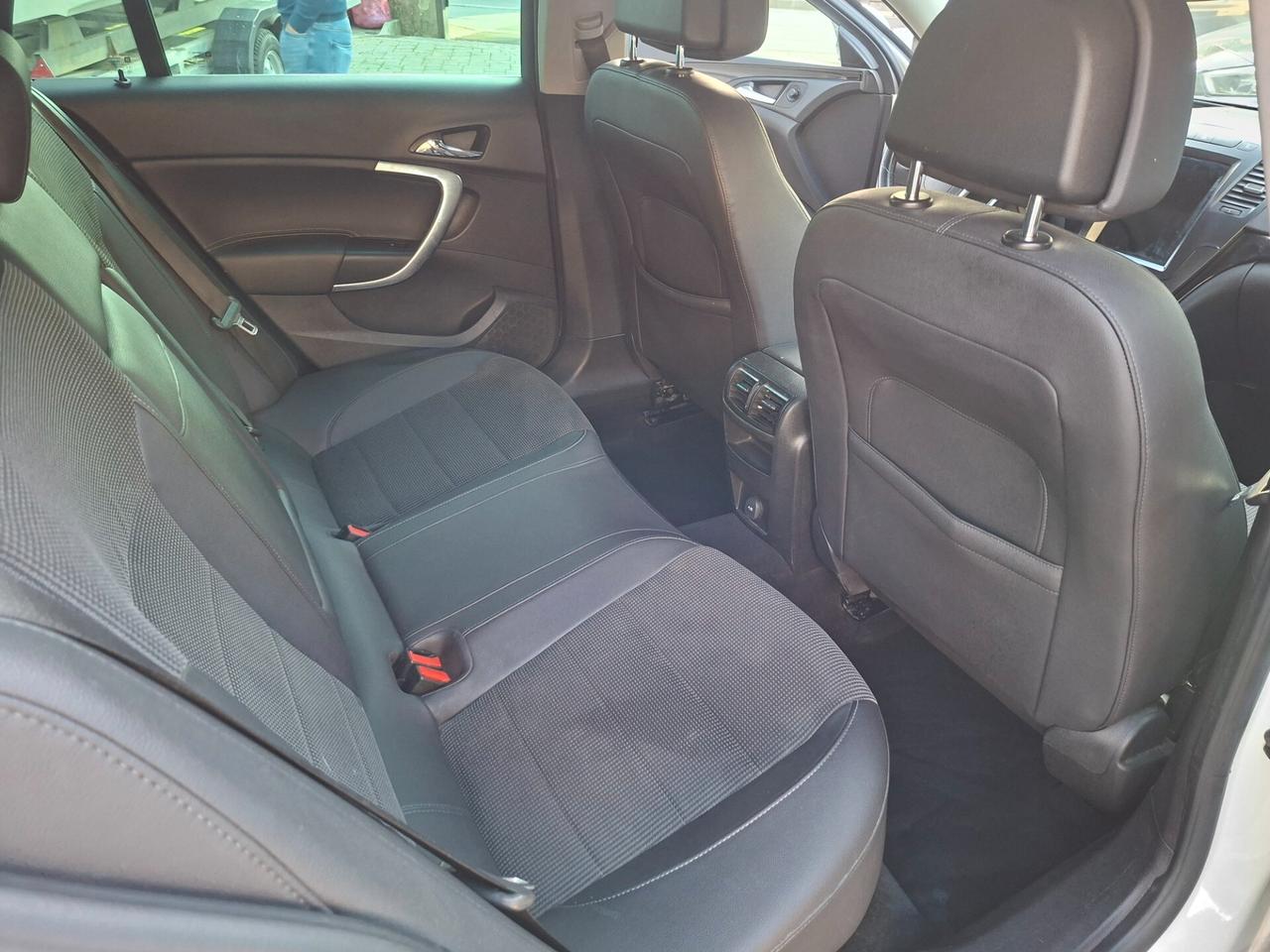Opel Insignia 1.6 Turbo 180CV Sports Tourer Cosmo