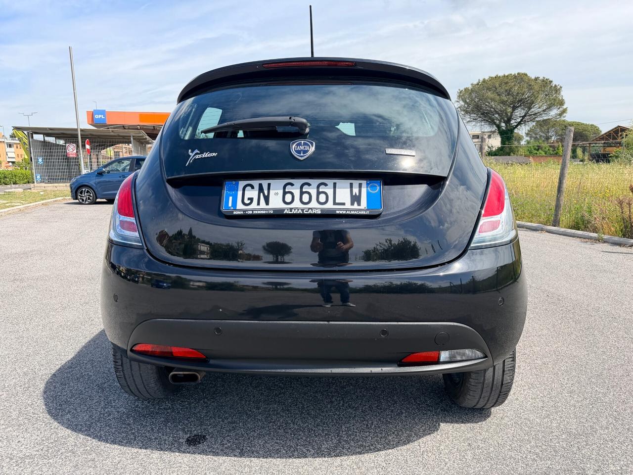 Lancia Ypsilon 1.0 FireFly 5 porte S&S Hybrid Gold
