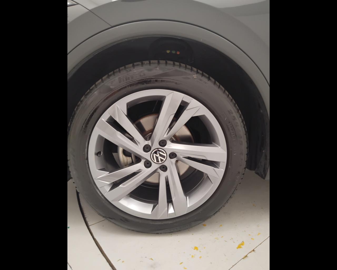 VOLKSWAGEN Tiguan II 2021 - Tiguan 2.0 tdi R-Line 150cv dsg