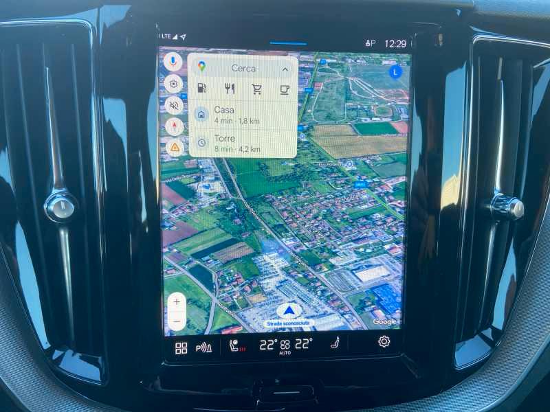 VOLVO XC60 2.0 b4 R-design awd auto