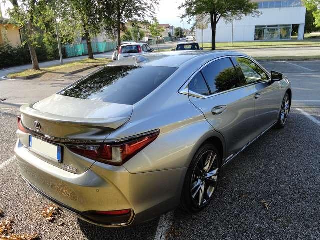 Lexus ES 300 ES 300h 2.5 F Sport cvt