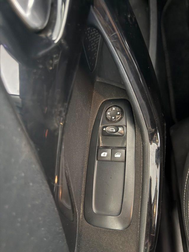 PEUGEOT 208 1° serie PureTech 82 5 porte Allure