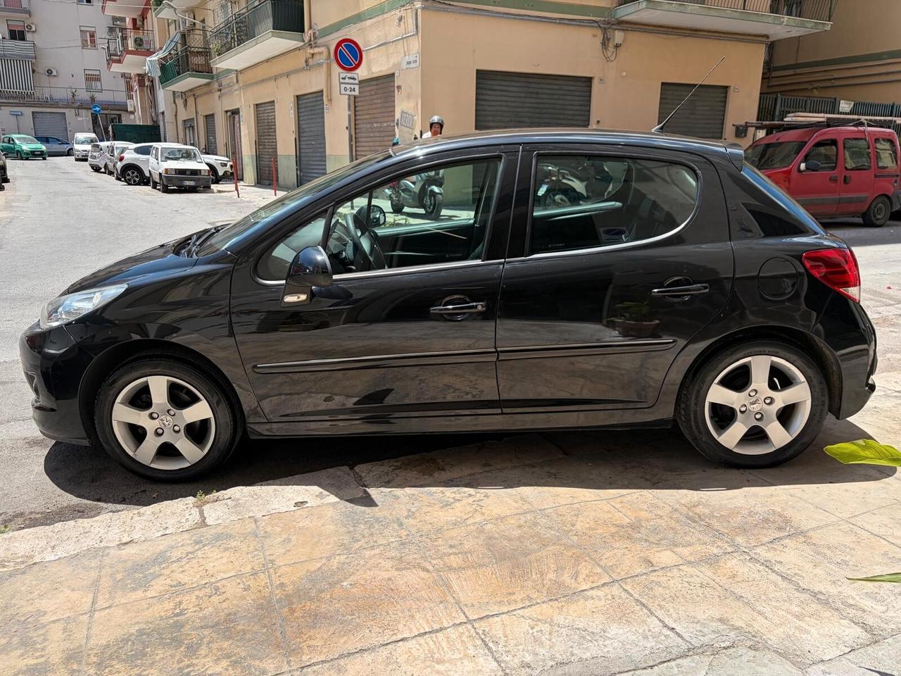 Peugeot 207 1.6 HDI 90CV 12 MESI DI GARANZIA