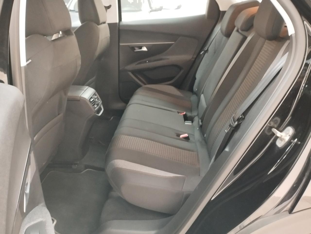 Peugeot 3008 BlueHDi 130 S&S Active