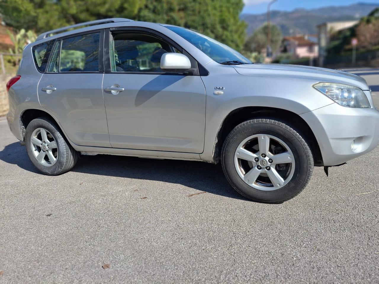 Toyota RAV 4 2.2 D-4D 136 CV.-4x4 INSERIBILE-