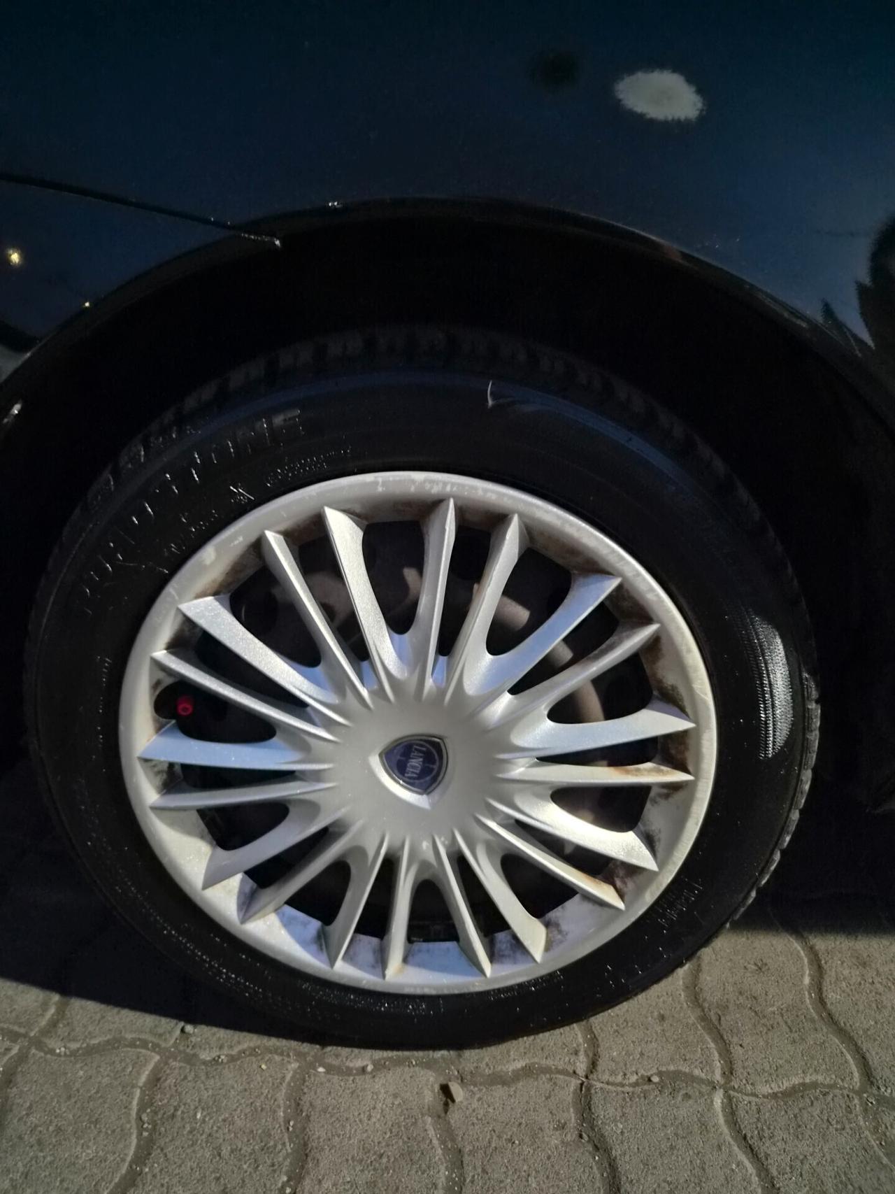Lancia Ypsilon 1.2 69 CV 5 porte S&S Platinum