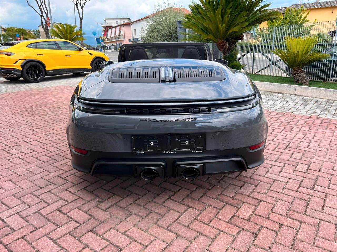 Porsche 911 Carrera 4 GTS Cabriolet