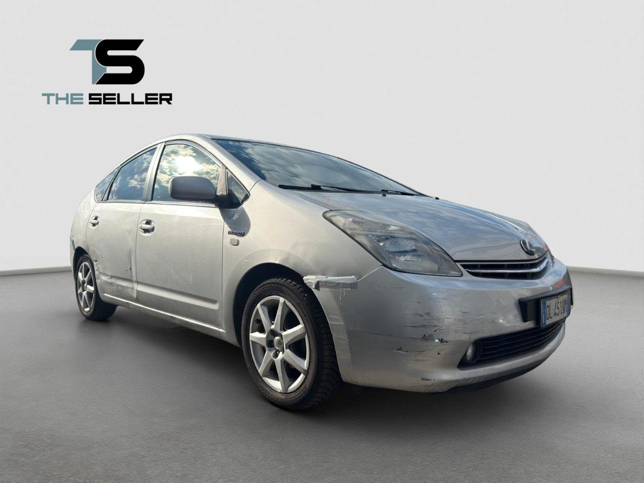Toyota Prius 1.5 ibrida 78cv