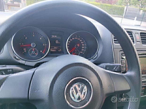Volkswagen Golf 1.6 cinghia e tagliando e gomme nuovi