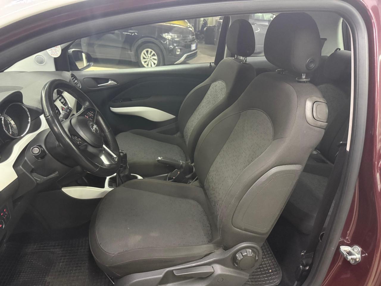 Opel Adam 1.2 70 CV NEOPATENTATI
