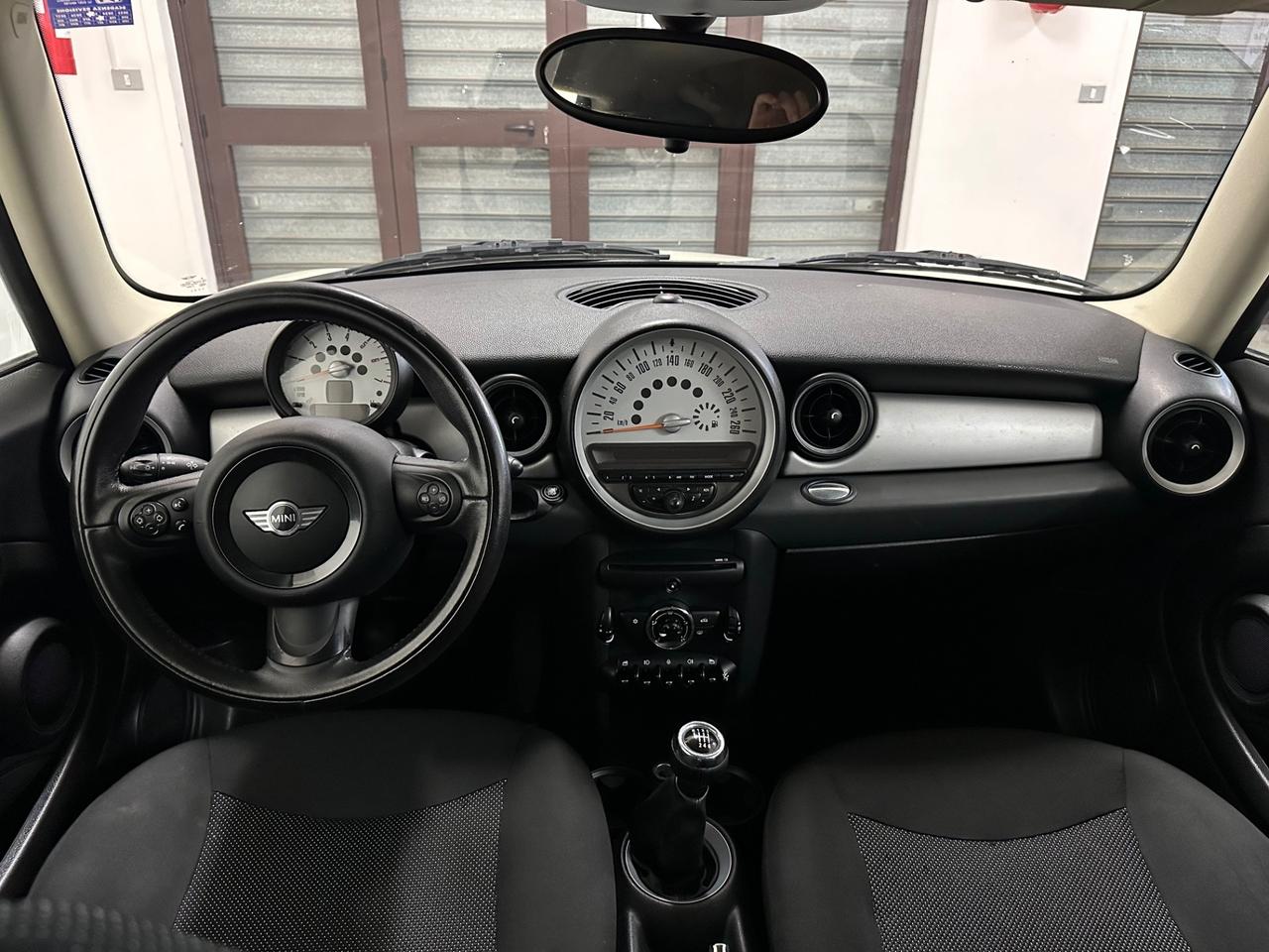 MINI 1.6 (90) One D 2011
