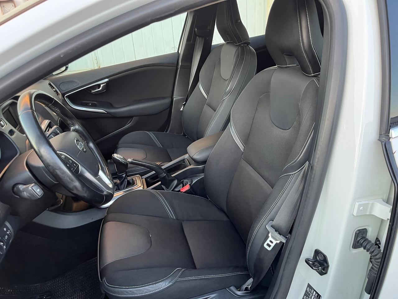 Volvo V40 D2 1.6 Diesel Summum