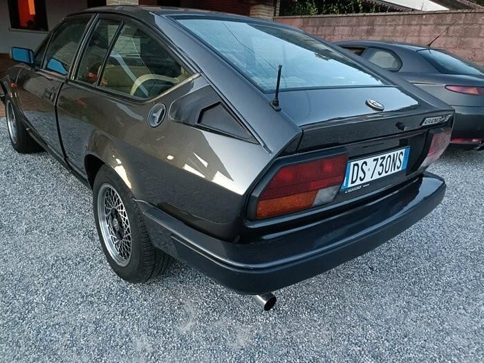 Alfa Romeo Alfetta 2.5 V6 Busso