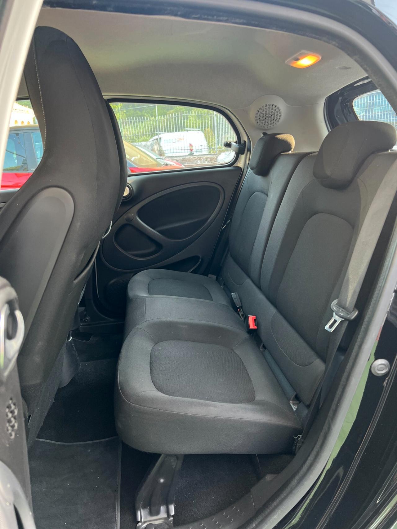 Smart ForFour 71 cv AUTOMATICA/SENSORI/BRACCIOLO
