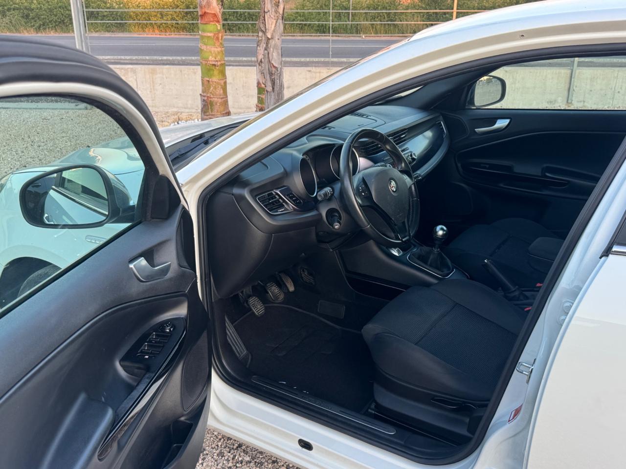 Alfa Romeo Giulietta 1.6 JTDm-2 105 CV Distinctive
