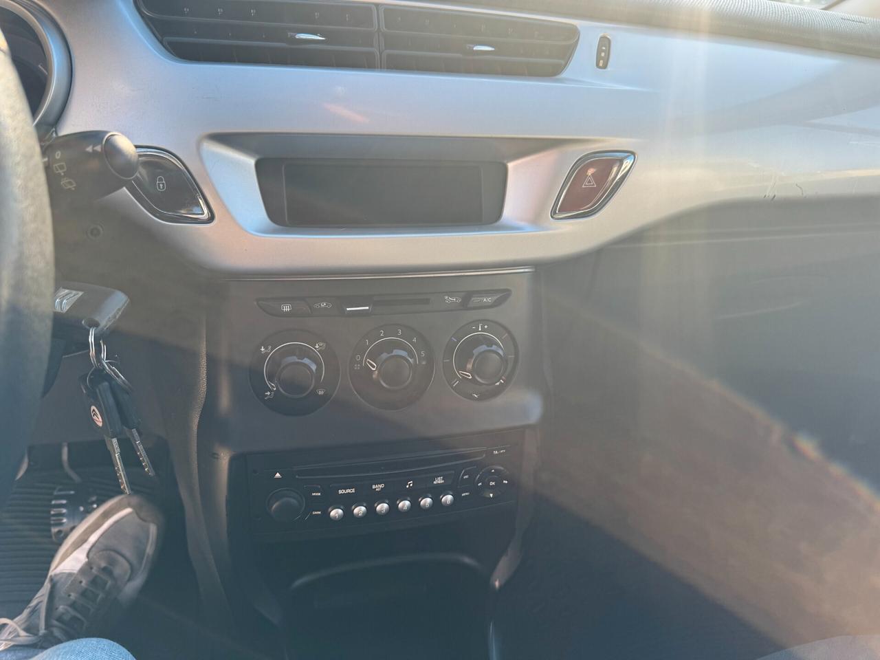 77000KM Citroen C3 1.1 BENZ 2012 TETTO