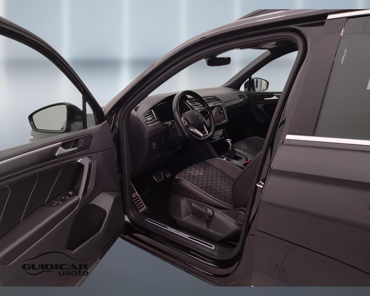 VOLKSWAGEN Tiguan II 2021 - Tiguan 2.0 tdi R-Line 150cv dsg