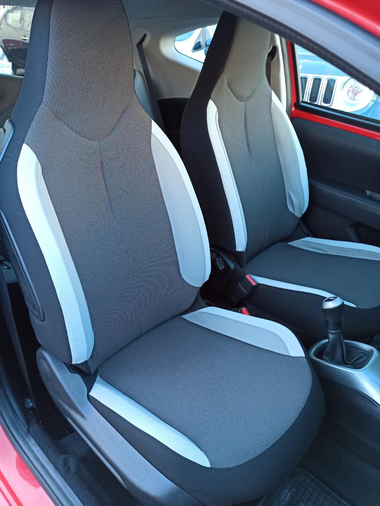 Toyota Aygo 1.0 VVT-i 69 CV 3 porte x-clusiv