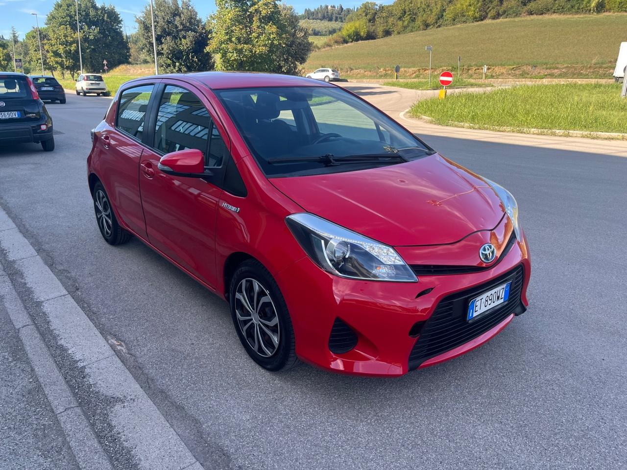 Toyota Yaris 1.5 Hybrid 5 porte Lounge automatica