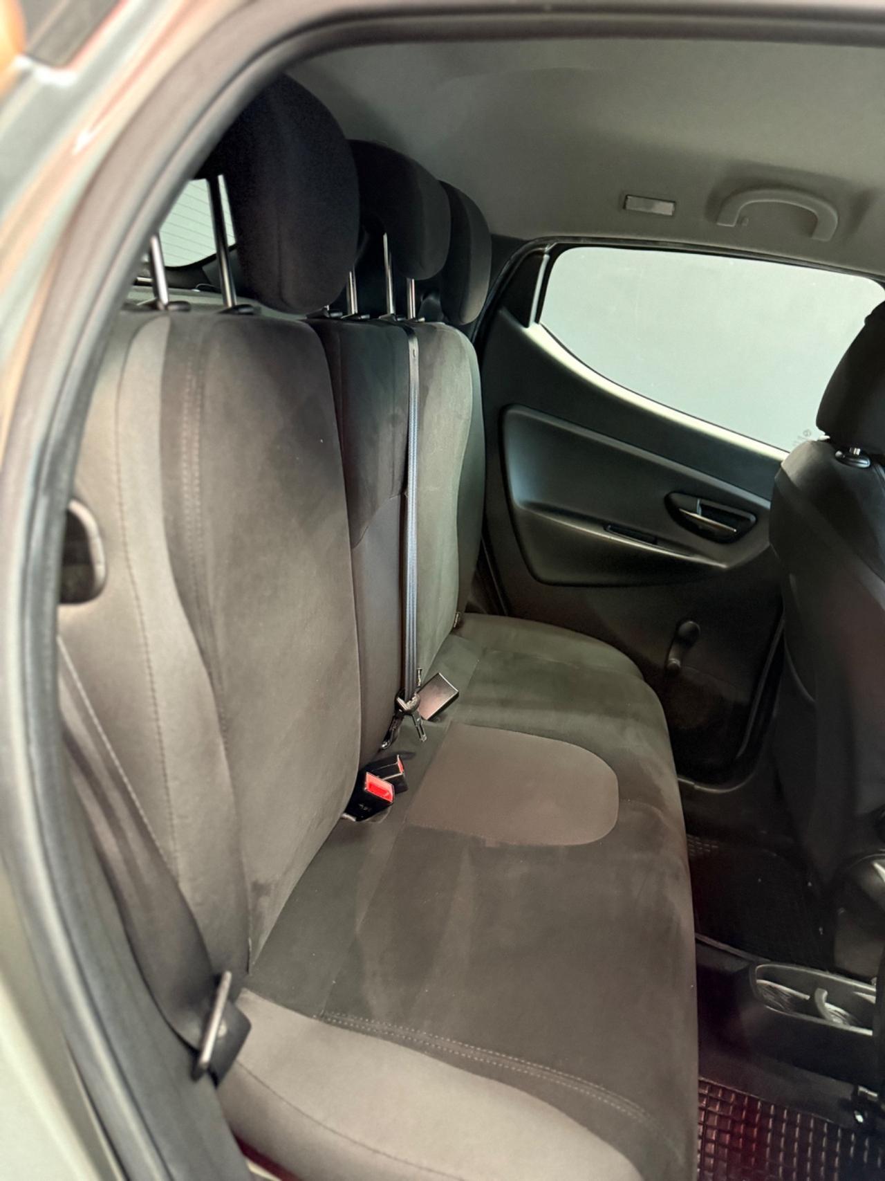 Lancia Ypsilon 1.2 GPL Ecochic Silver 2013