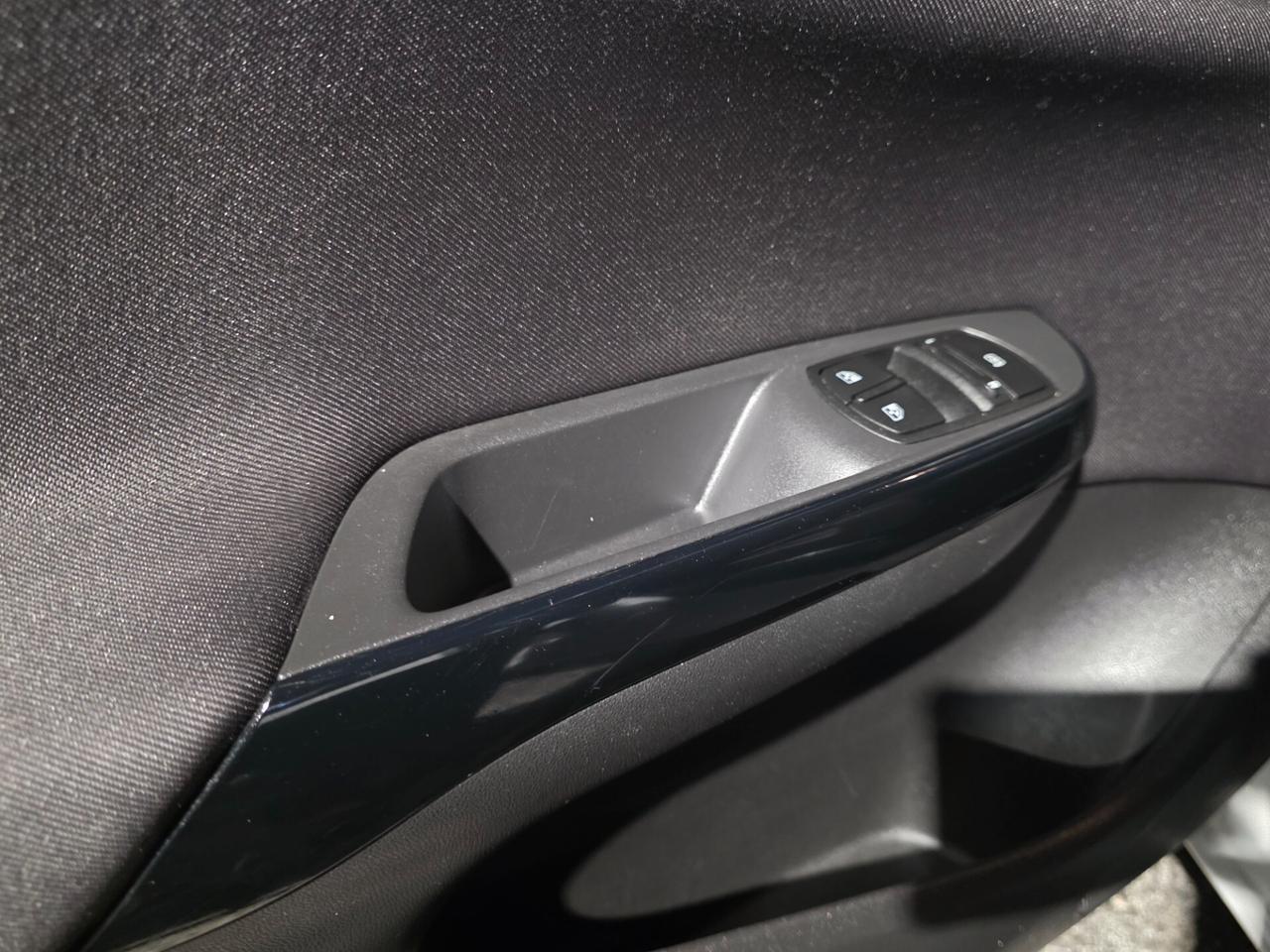 Opel Corsa 1.2 5 porte b-Color