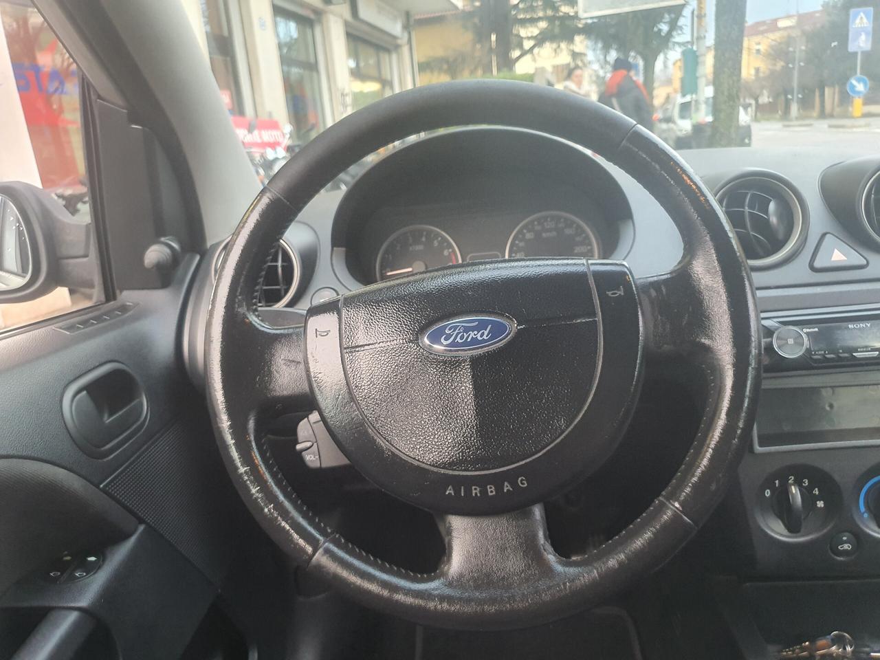 Ford Fiesta 1.2 16V 5p. Ambiente NEOPATENTATI